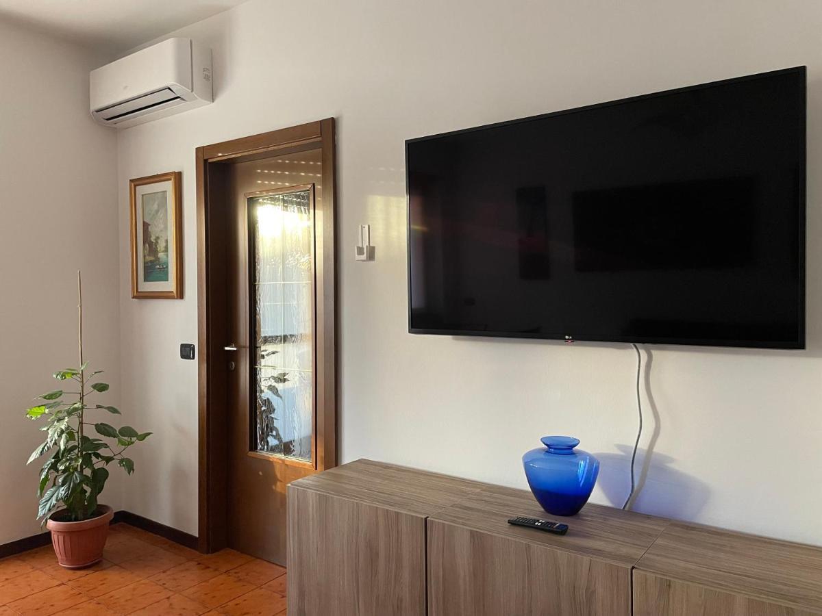 Appartamento Spazioso Con 3 Camere Da Letto Riva del Garda Exterior foto