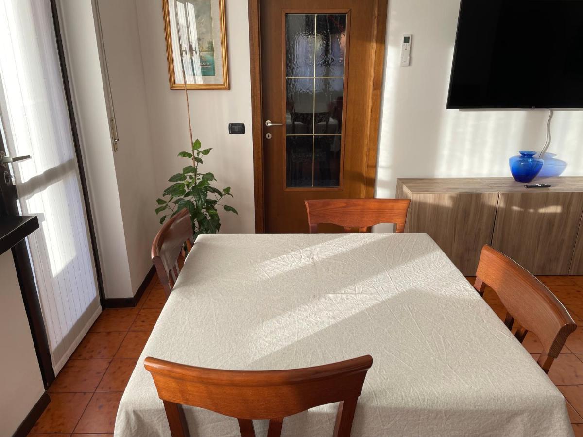 Appartamento Spazioso Con 3 Camere Da Letto Riva del Garda Exterior foto