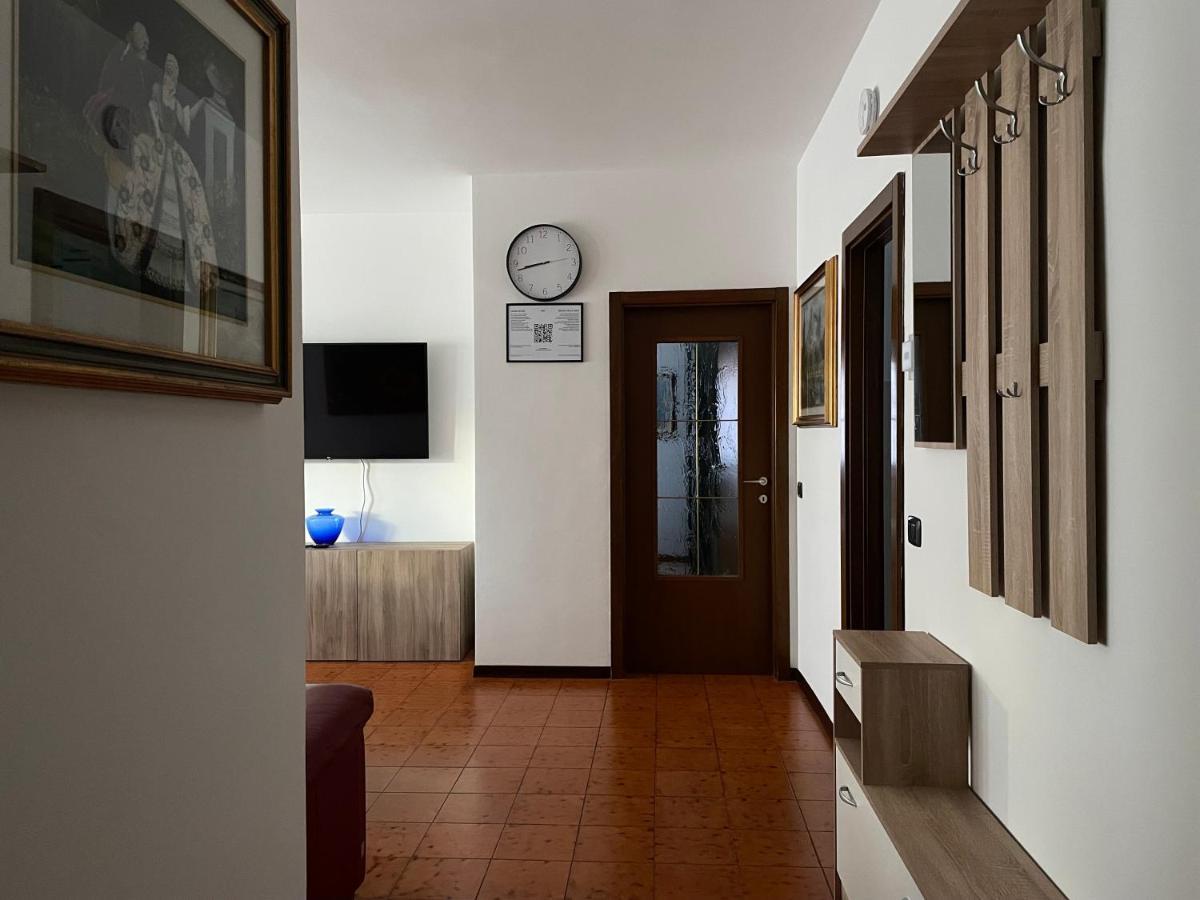 Appartamento Spazioso Con 3 Camere Da Letto Riva del Garda Exterior foto