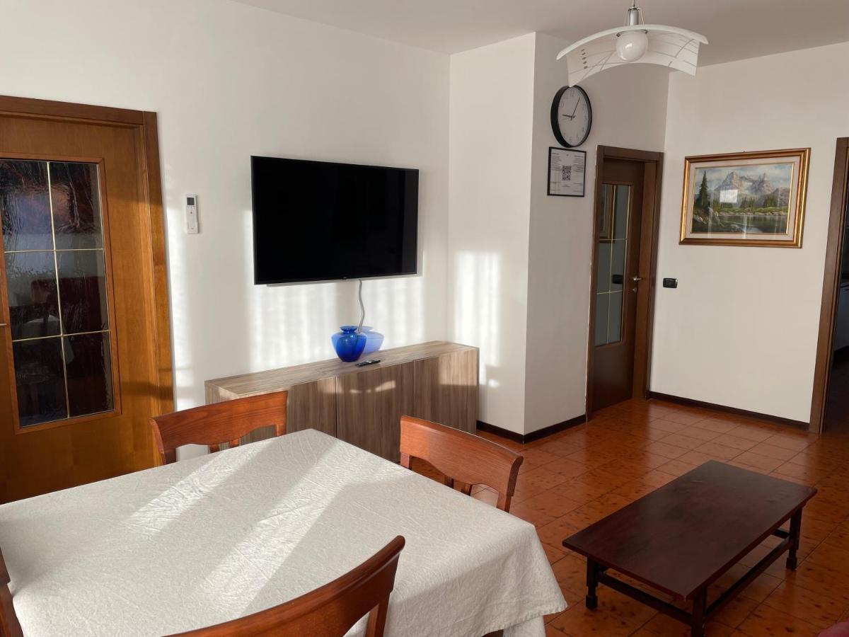 Appartamento Spazioso Con 3 Camere Da Letto Riva del Garda Exterior foto