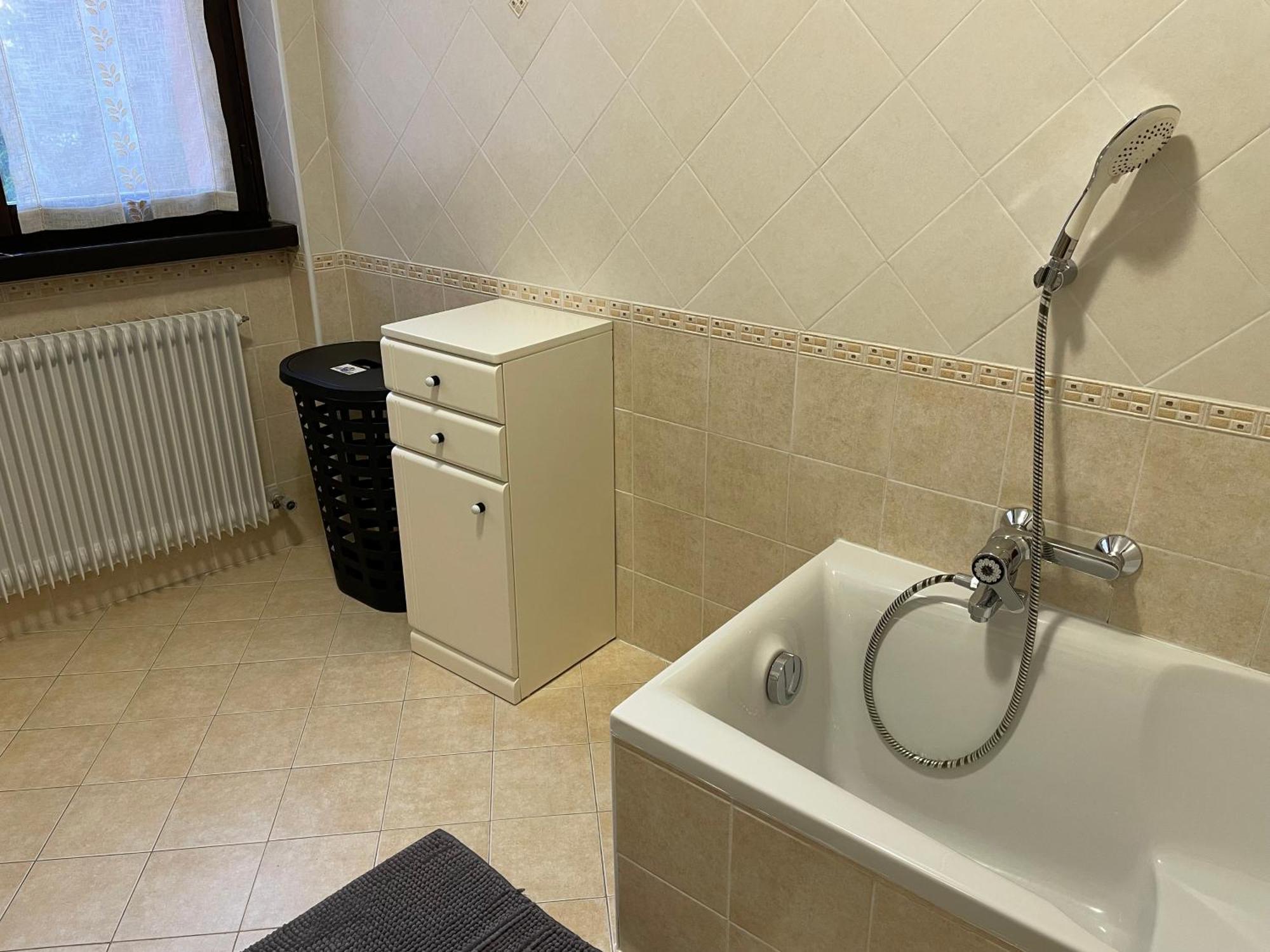 Appartamento Spazioso Con 3 Camere Da Letto Riva del Garda Exterior foto