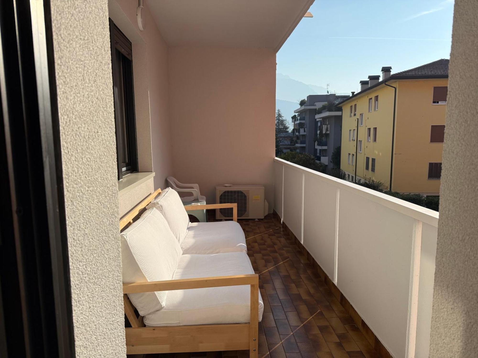 Appartamento Spazioso Con 3 Camere Da Letto Riva del Garda Exterior foto